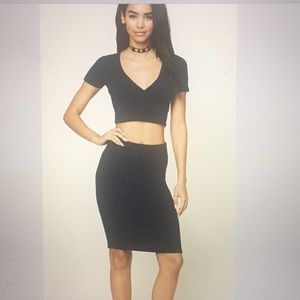 F21 Dark Blue Ribbed Skirt (MEDIUM)